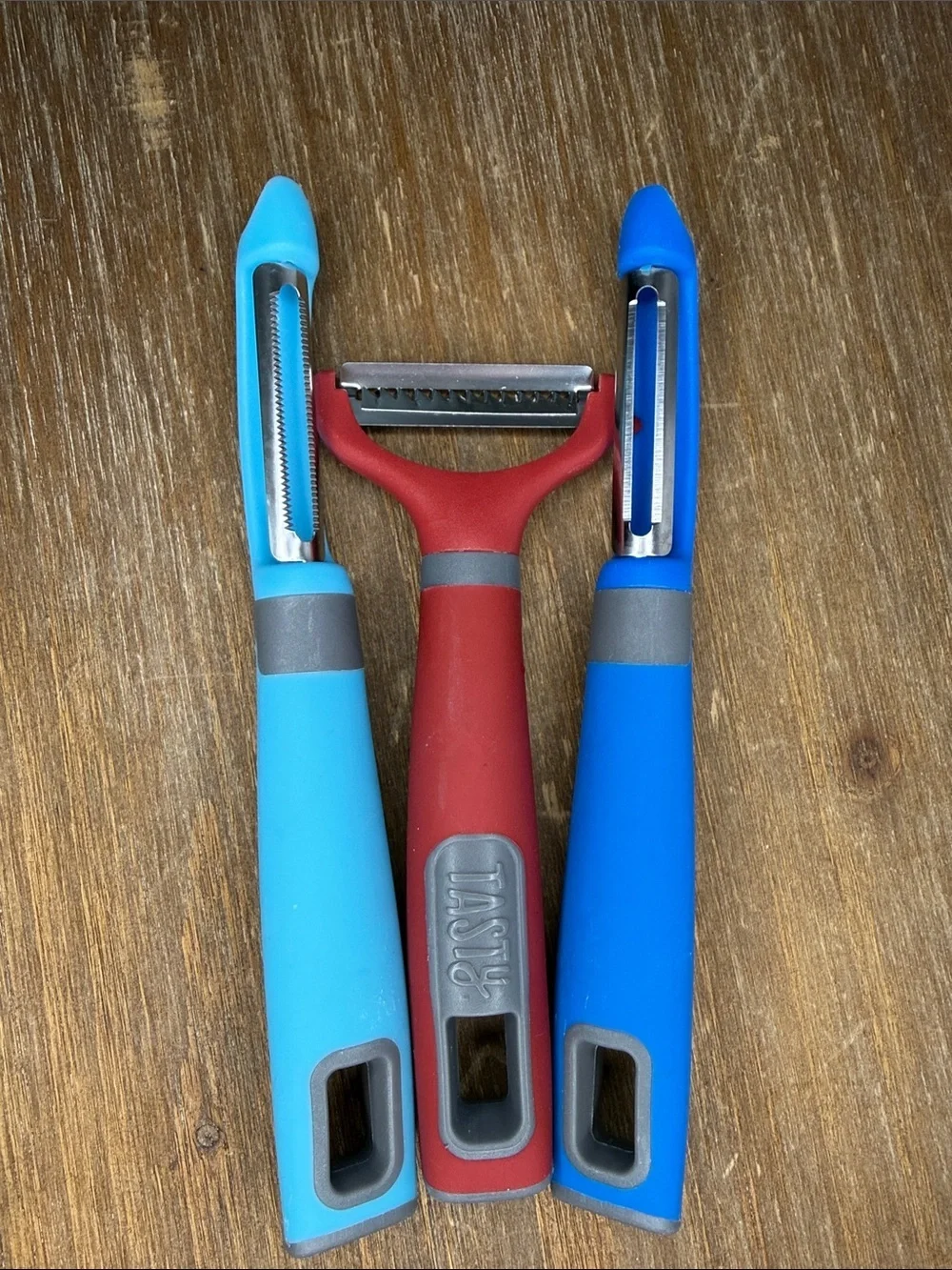TASTY 3 Piece Vegetable Fruit Peeler Set